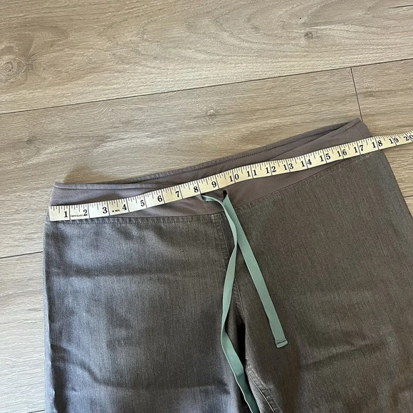 FIGS Livingston Basic Scrub Pants gray straight leg trouser  sz S/P - Picture 3 of 9